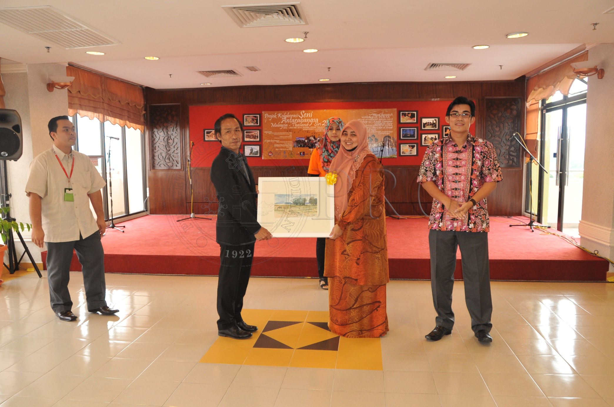 PRO 14 45 THAKSIN PRO 5823